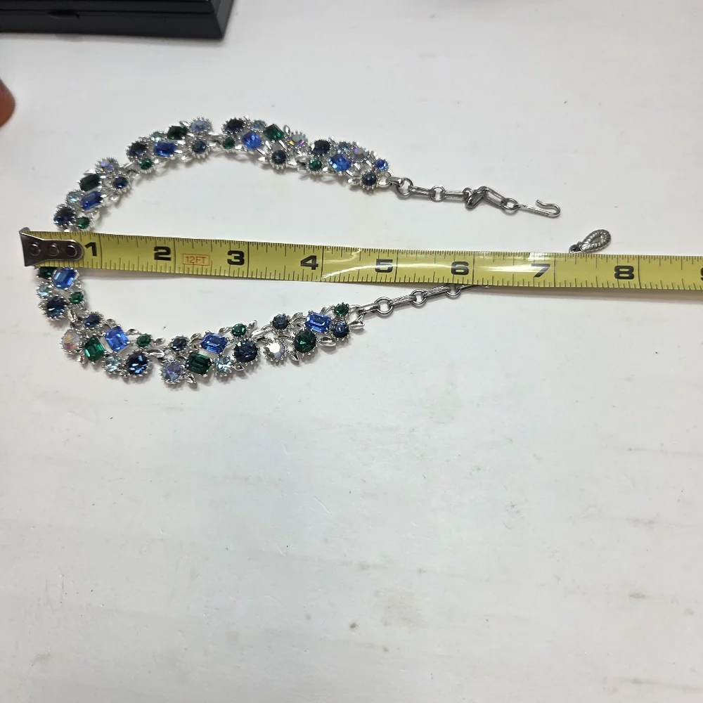 vtg Lisner blue green prong set rhinestone necklace mid century blingy signed - Picture 3 of 16